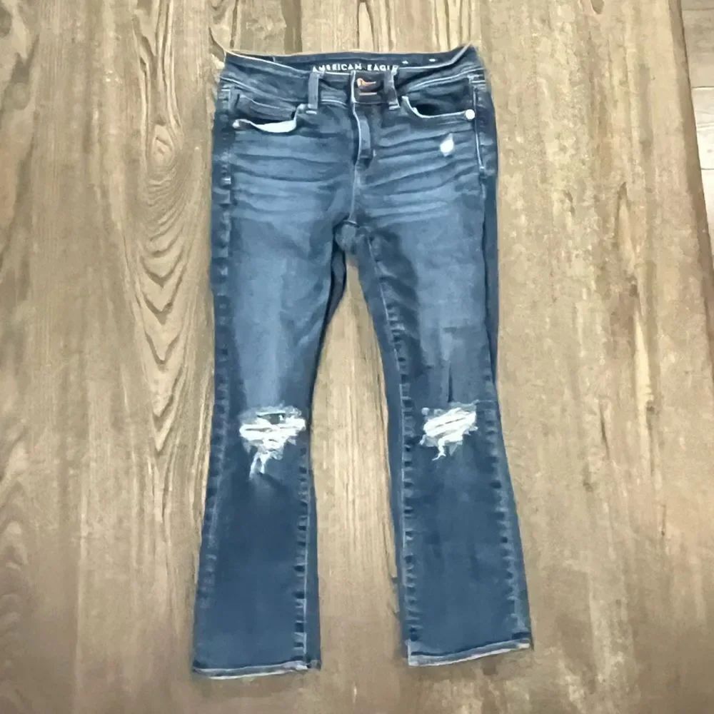 American Eagle Straight Jeans Super Stretch Distressed Denim Medium Wash Size 4